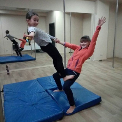 Студия Let's Fly - Днепр, Stretching, Pole dance